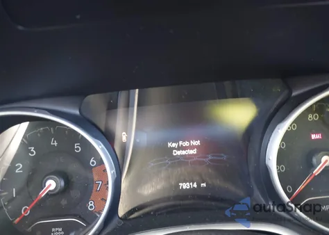 2018 Jeep Compass Latitude 4X4 из США, поврежденный, VIN 3C4NJDBBXJT176258